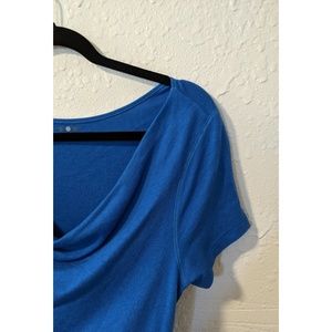 Blue Uuu neck top